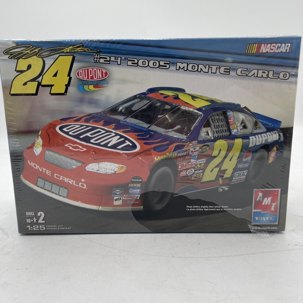 AMT/ERTL #24 JEFF GORDON NASCAR DUPONT 2005 MONTE CARLO MODEL KIT #38294 SEALED